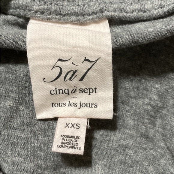 Cinq A Sept Top Speak Up Inspire and Love crewneck T shirt Gray Short Sleeve XXS - Picture 8 of 8